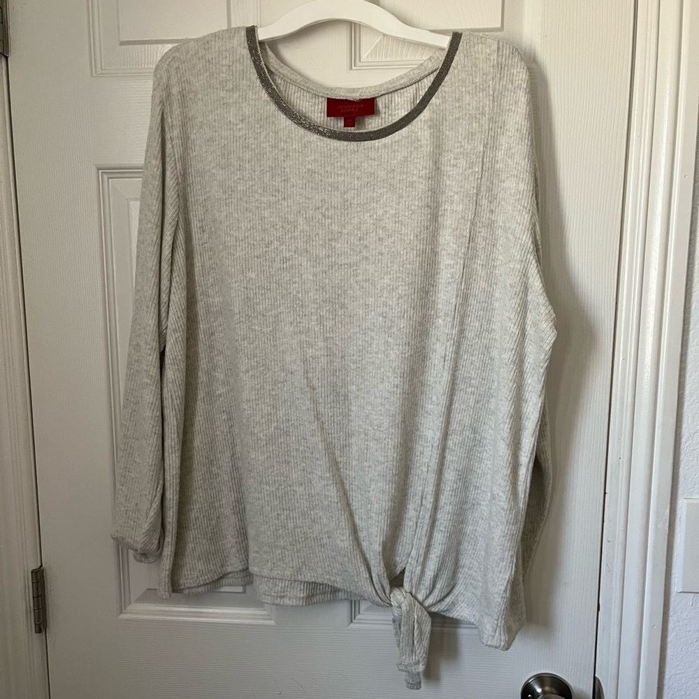 Light gray tie front sweater XXL